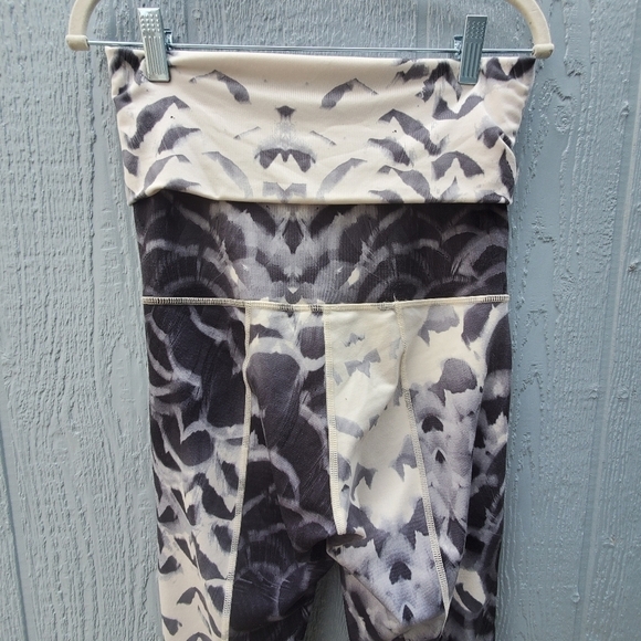 Lululemon Wunder Under Pretty Plume SE Dance Yoga Pilates Athletic Size 6 - Picture 5 of 12